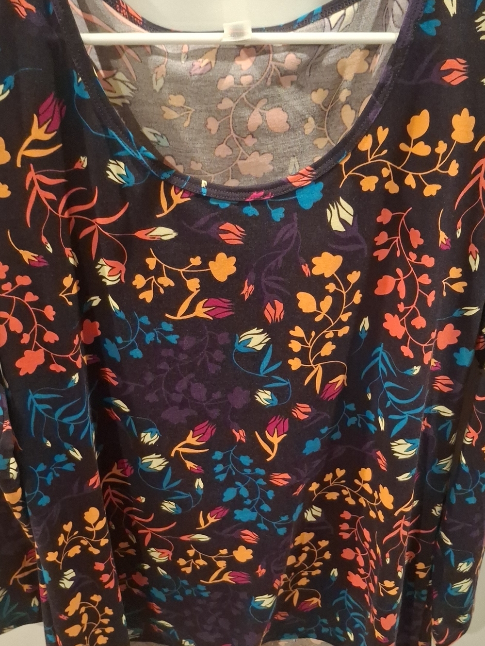 Women's Black Floral Scoop Neck Top - Multicolor Print
